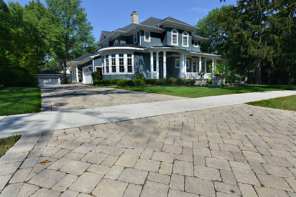 Best Driveway Paving Contractor  in Roslyn Heights, NY